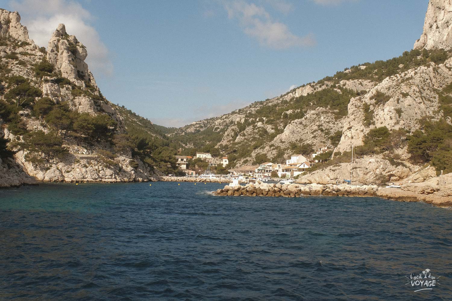 Visiter les calanques de Cassis.