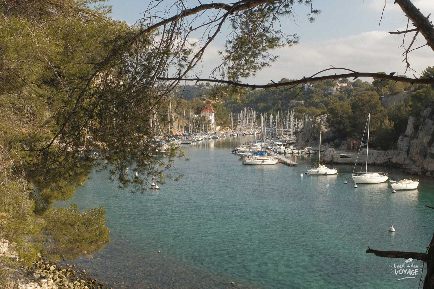 Visiter les calanques de Cassis.